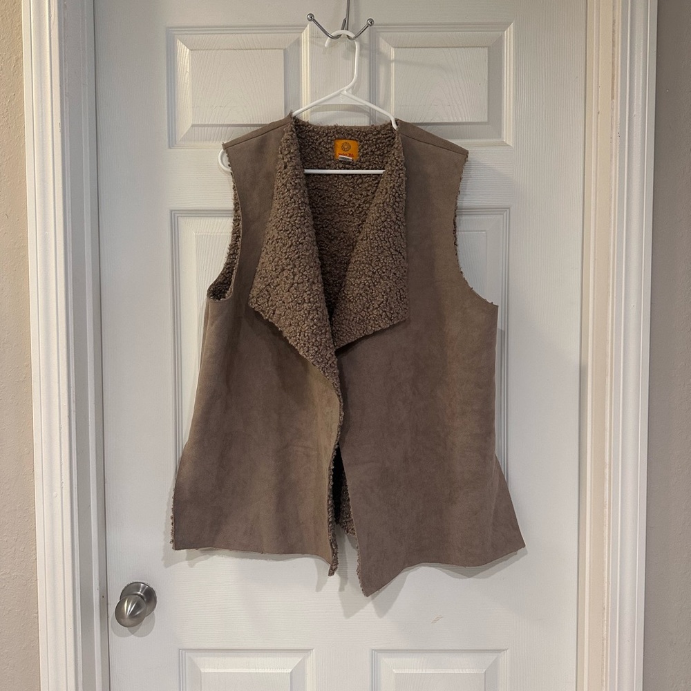 Ruby Rd. Tan Textured Vest - Picture 1 of 4